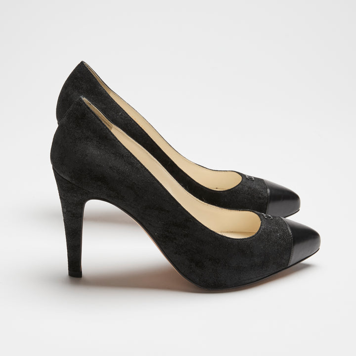 Pre-Loved Chanel™ Black Suede Pumps Size 38.5