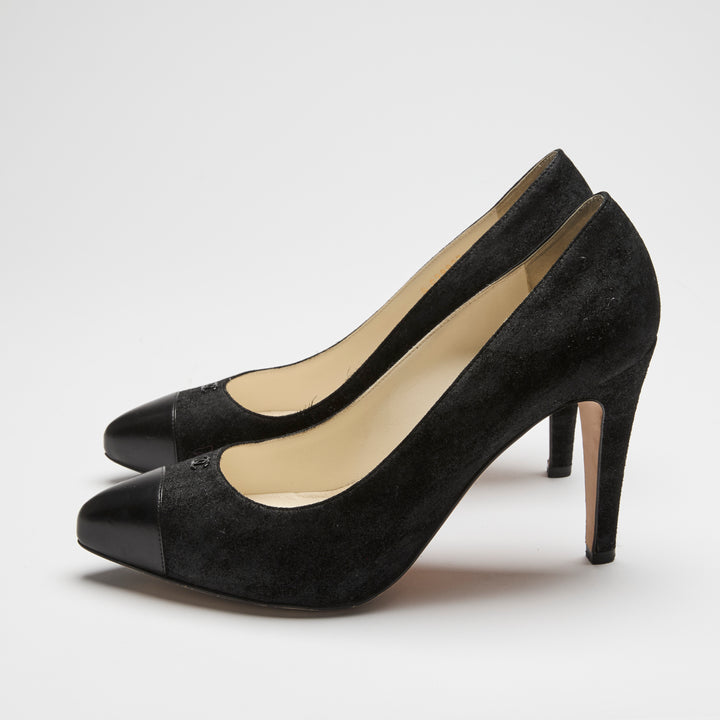 Pre-Loved Chanel™ Black Suede Pumps Size 38.5