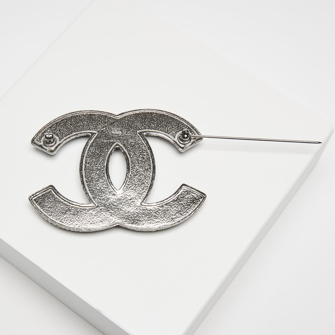 Pre-Loved Chanel™ Silver-Tone Interlocking Logo Brooch