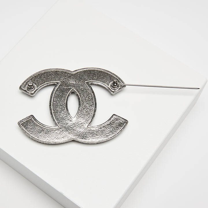 Pre-Loved Chanel™ Silver-Tone Interlocking Logo Brooch
