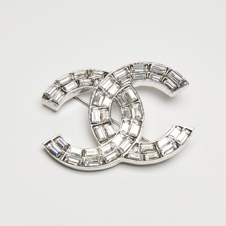 Pre-Loved Chanel™ Silver-Tone Interlocking Logo Brooch