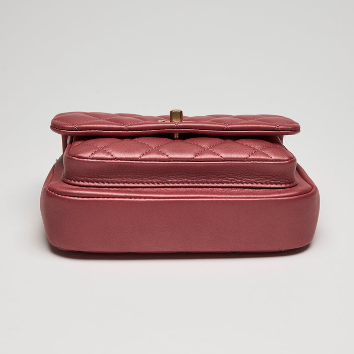 Pre-Loved Chanel™ Metallic Coral Grained Leather Crossbody Bag