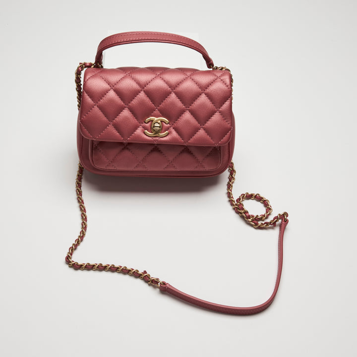 Pre-Loved Chanel™ Metallic Coral Grained Leather Crossbody Bag