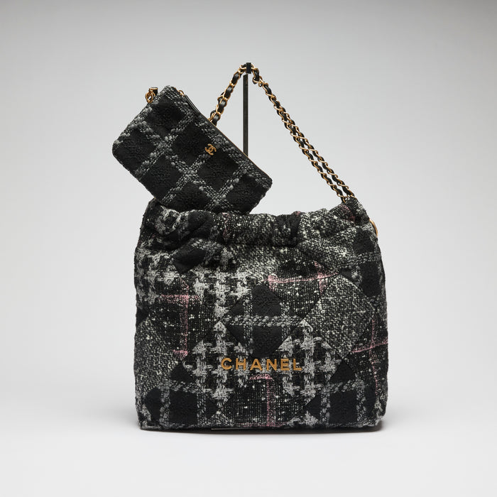 Excellent Pre-Loved Black/Grey/Pink/Gold Thin Threaded Tweed Quilting Double Chained Draw String Bag with Removable Pouch. (front)