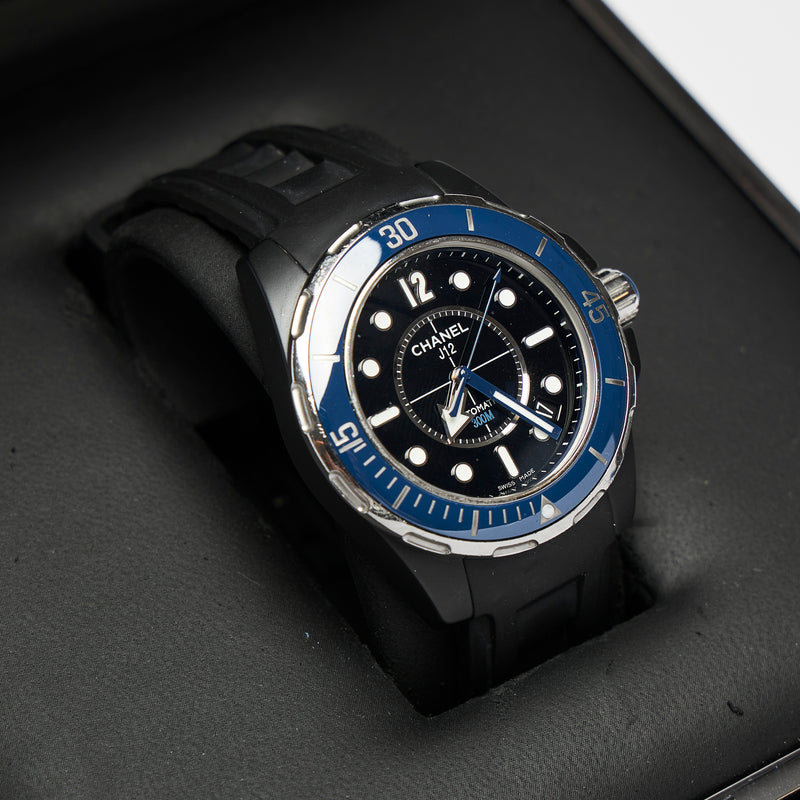Excellent Pre-Loved Marine Blue Face Automatic Watch with Black Rubber Strap. (front)