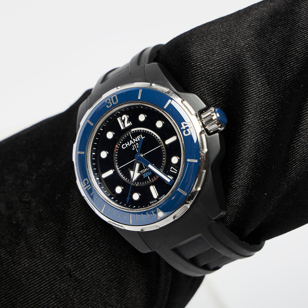 Excellent Pre-Loved Marine Blue Face Automatic Watch with Black Rubber Strap. (on wrist)
