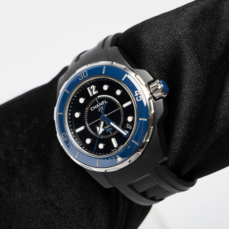 Excellent Pre-Loved Marine Blue Face Automatic Watch with Black Rubber Strap. (on wrist)
