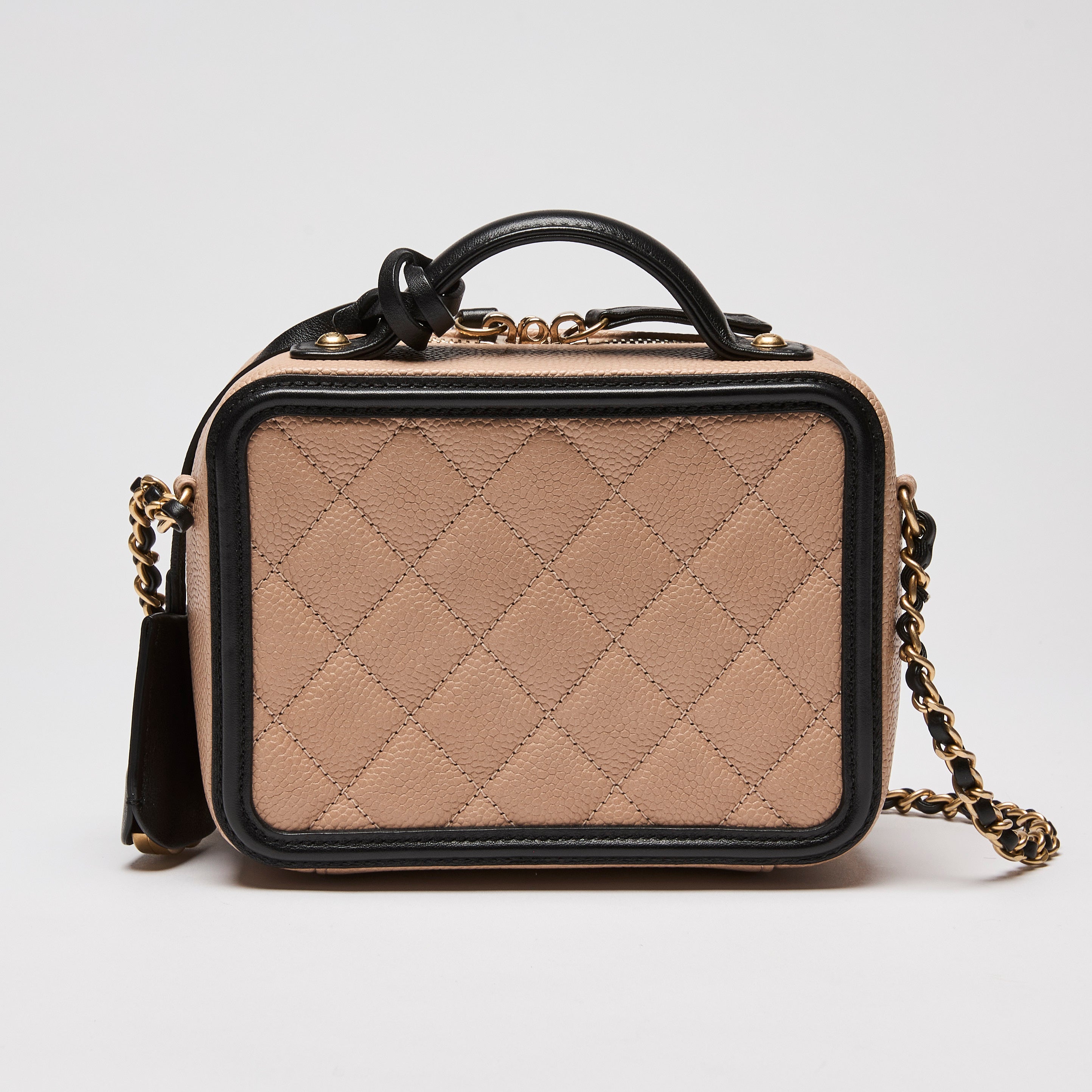 Chanel filigree clutch with chain online