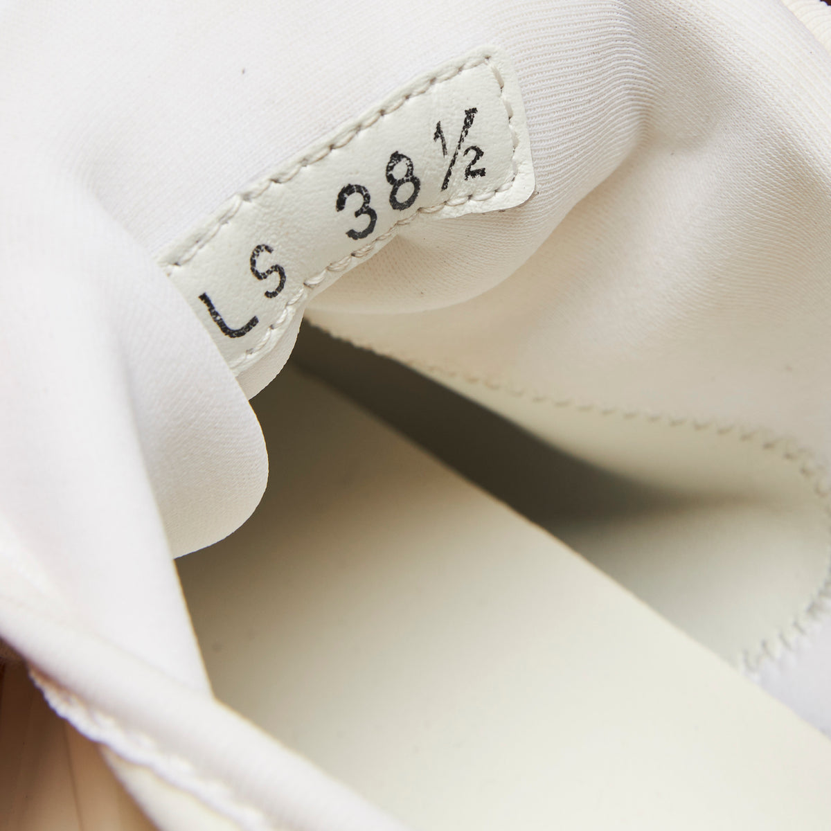 Pre-Loved White Technical Fabric and Rubber Lace Up Sneakers(interior)