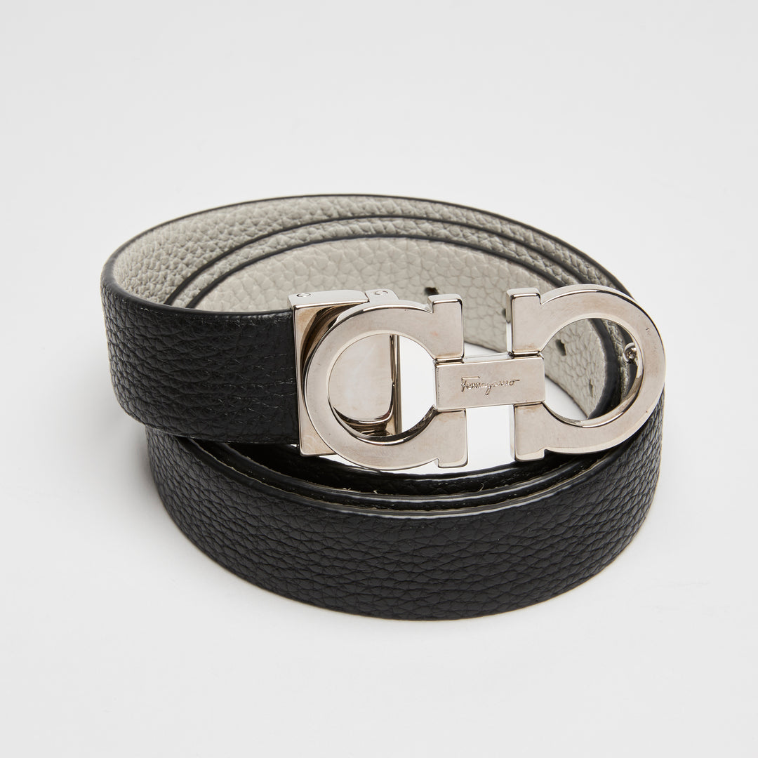 Ferragamo Black & White Reversible Grained Calfskin Leather Gancini Belt Size 80