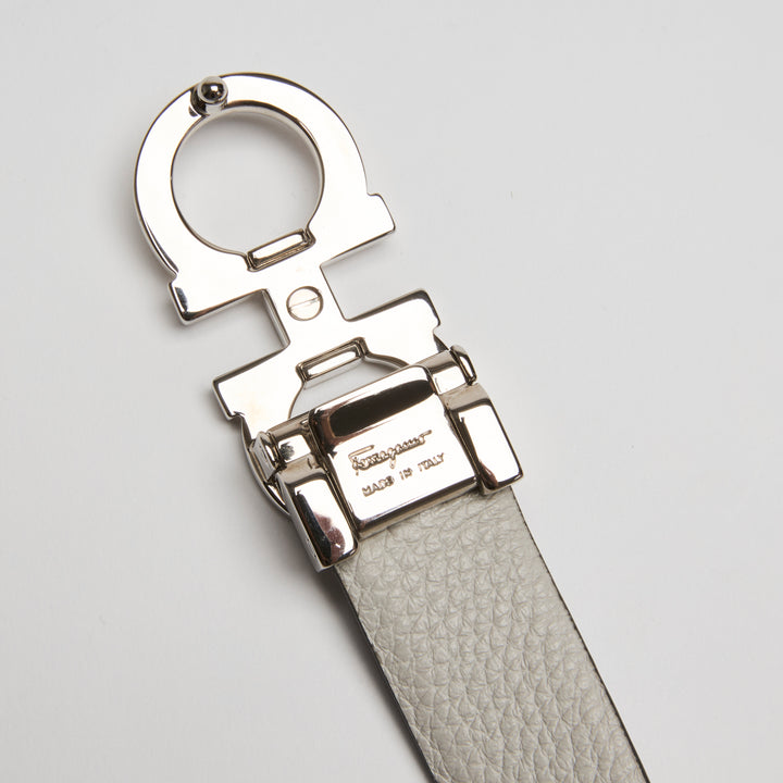 Ferragamo Black & White Reversible Grained Calfskin Leather Gancini Belt Size 80