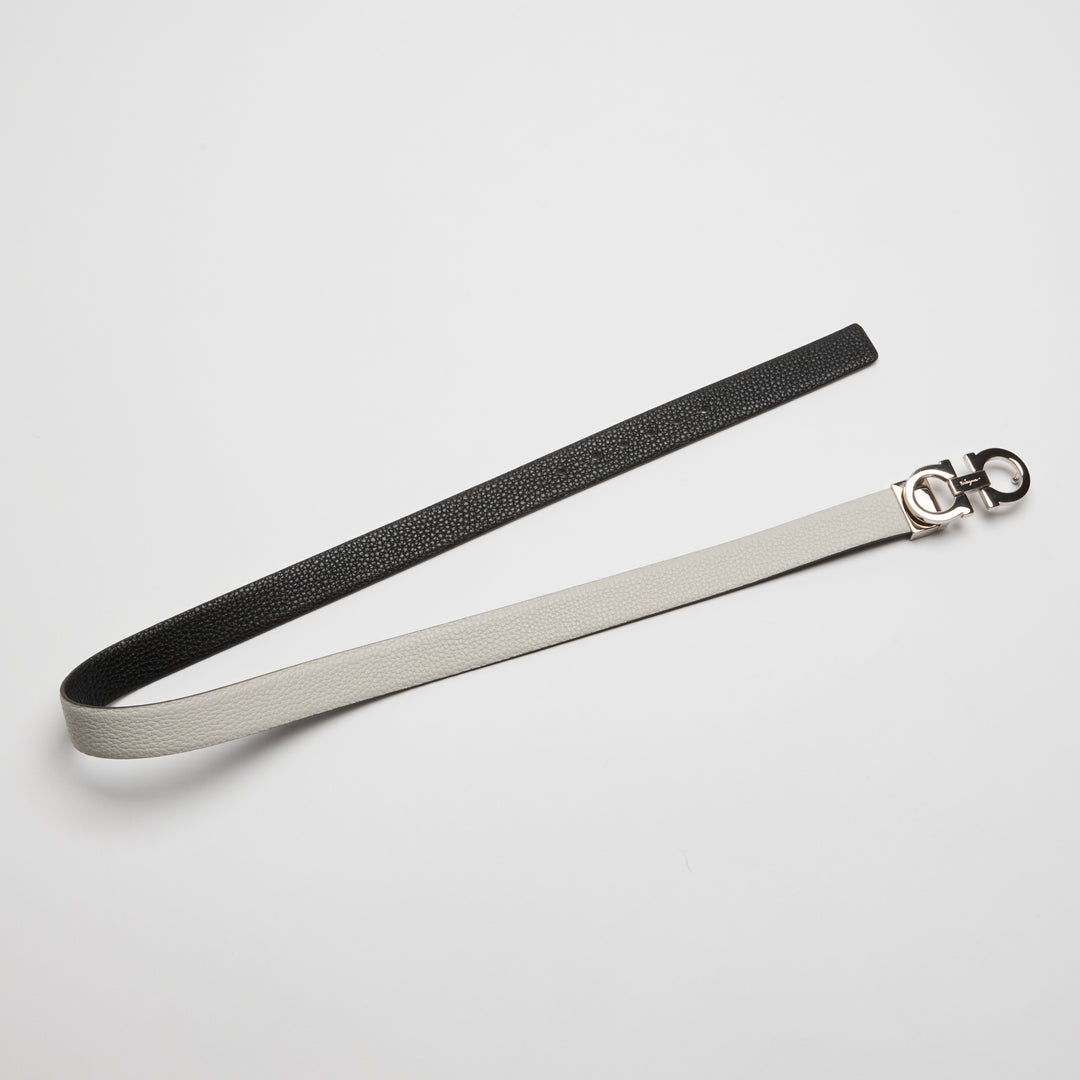 Ferragamo Black & White Reversible Grained Calfskin Leather Gancini Belt Size 80