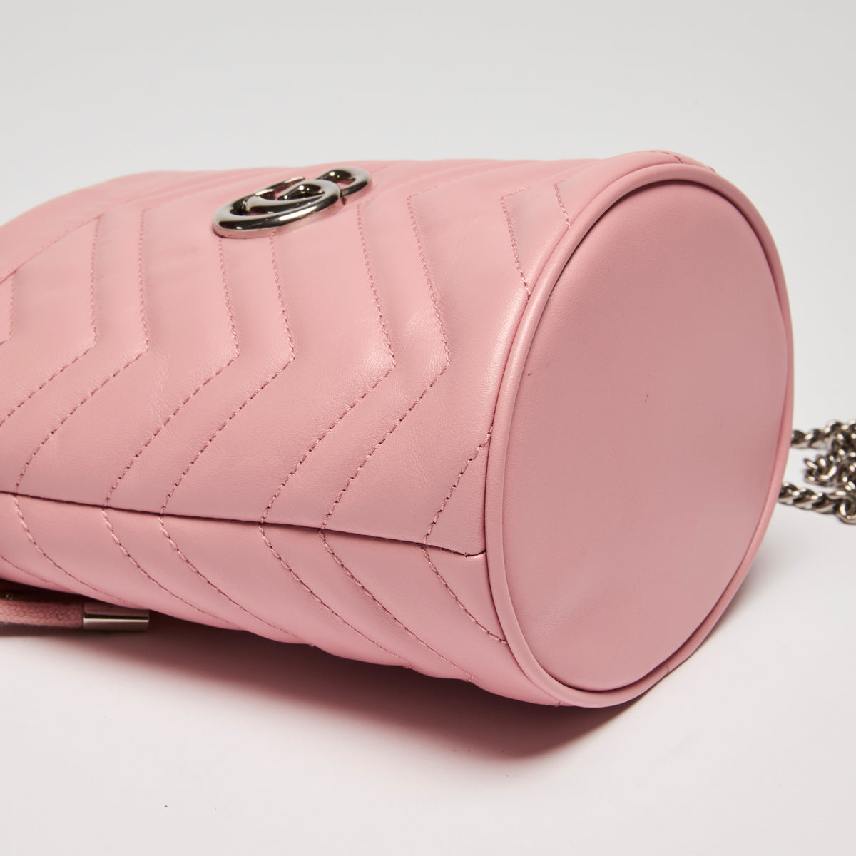 Gucci Pink Grained Leather Chevron Bucket Bag