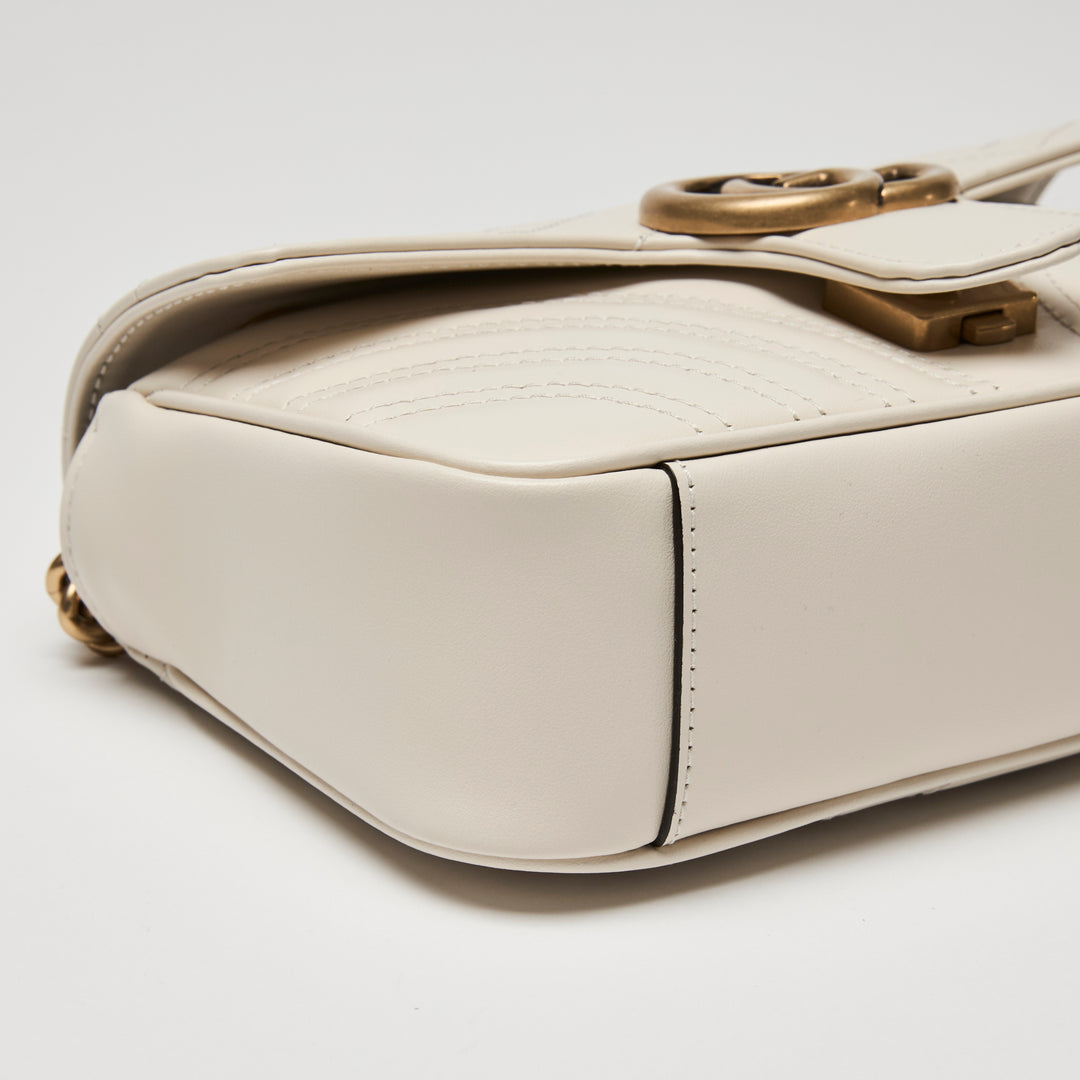 Gucci White Calfskin Leather Small GG Marmont Chain Flap Bag