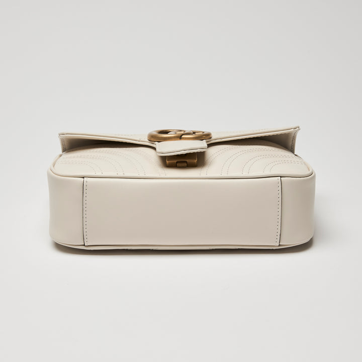 Gucci White Calfskin Leather Small GG Marmont Chain Flap Bag