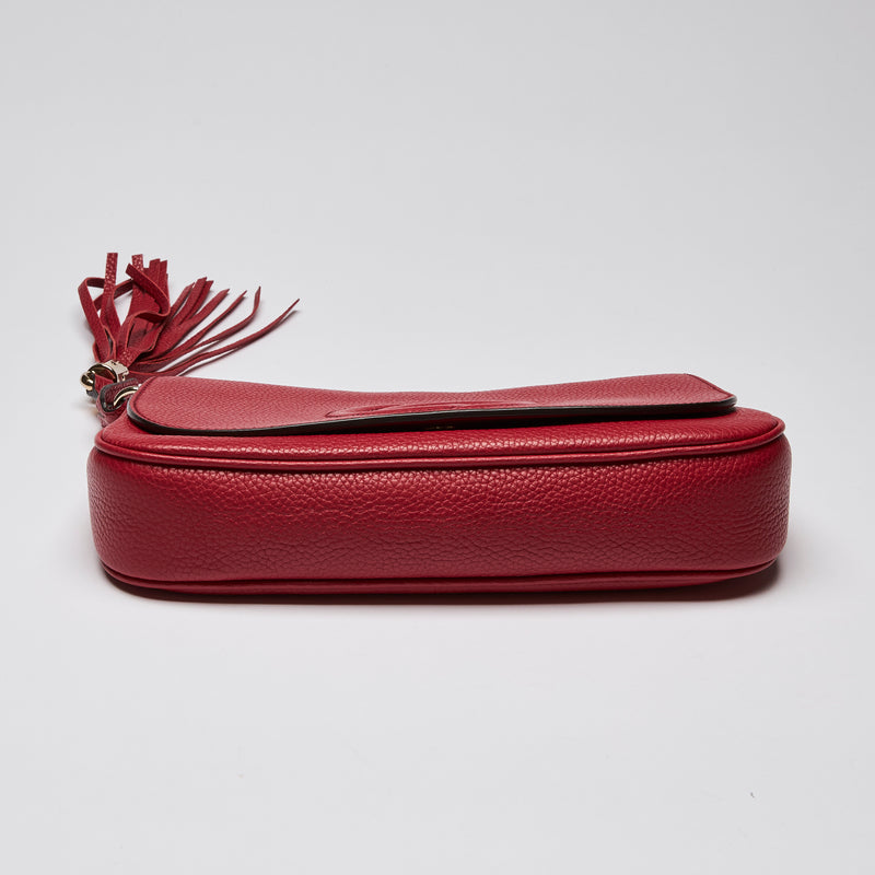 Gucci Pebbled Calfskin Medium Soho Flap Crossbody Vibrant Red
