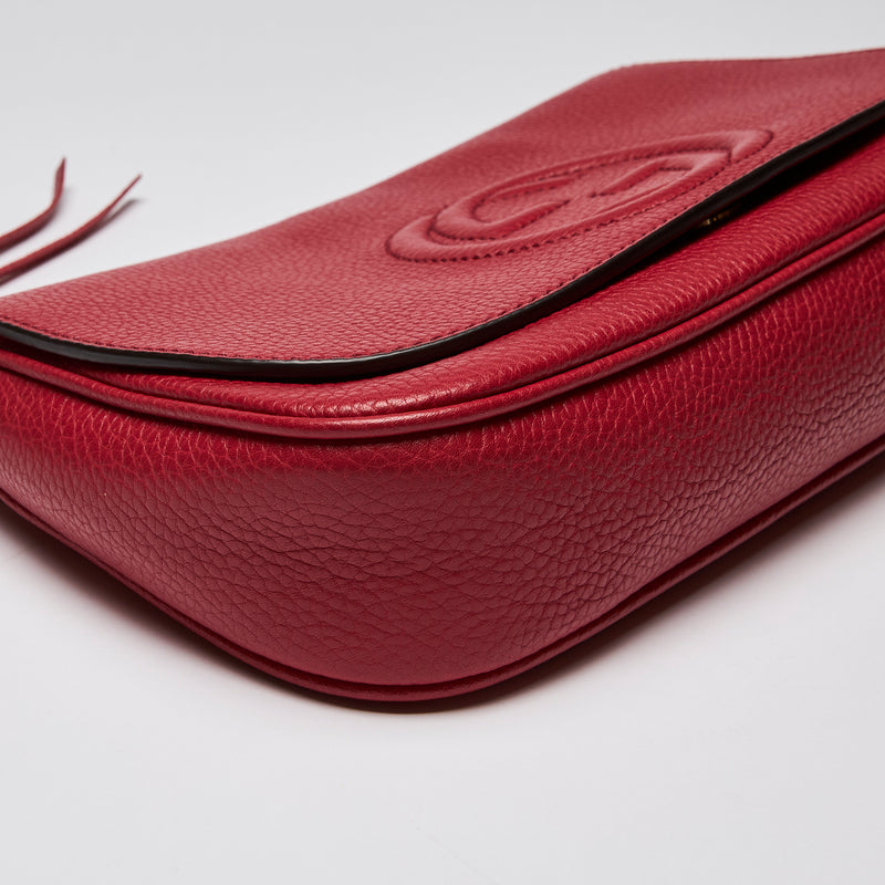 Gucci Pebbled Calfskin Medium Soho Flap Crossbody Vibrant Red