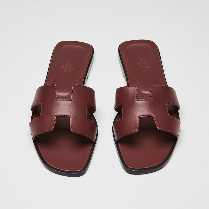 Hermès Burgundy Calfskin Leather Oran Sandals Size 38.5
