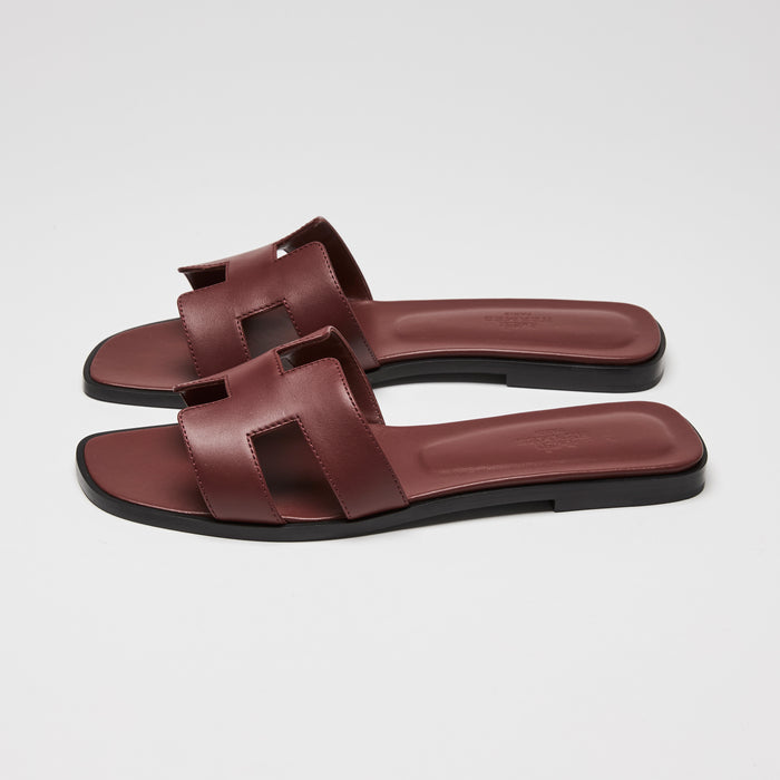 Hermès Burgundy Calfskin Leather Oran Sandals Size 38.5