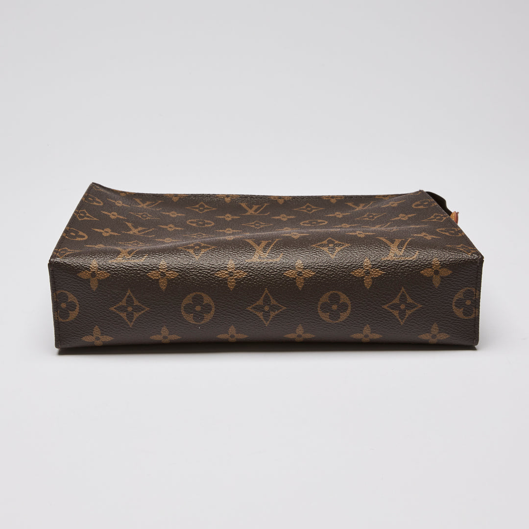 Excellent Pre-Loved Monogram Coated Canvas Toiletry Pouch. (bottom)