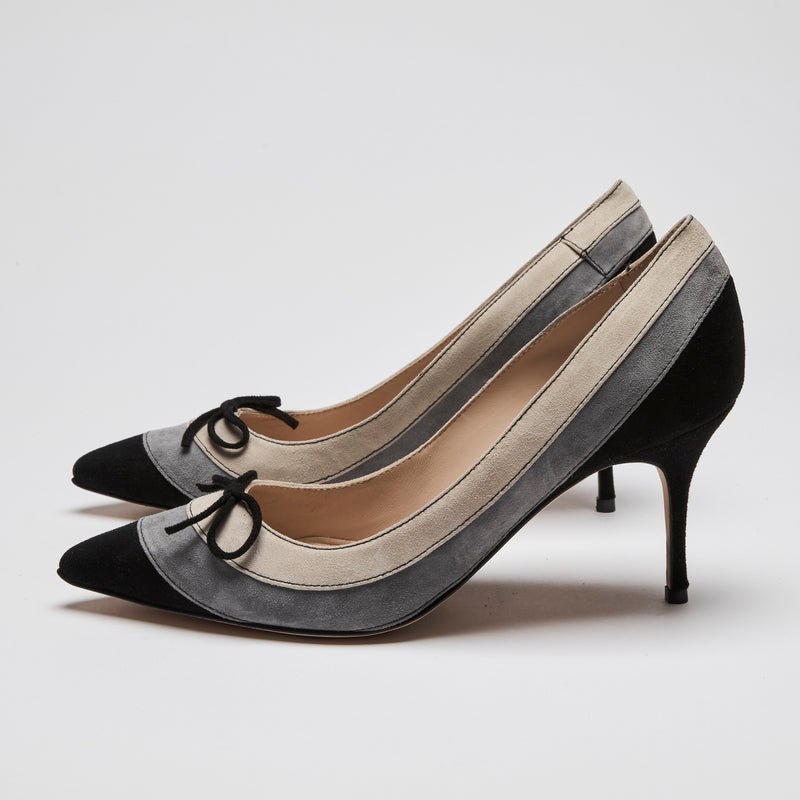 Manolo Blahnik Beige/Grey/Black Suede Point Toe Heels with Bow Size 38