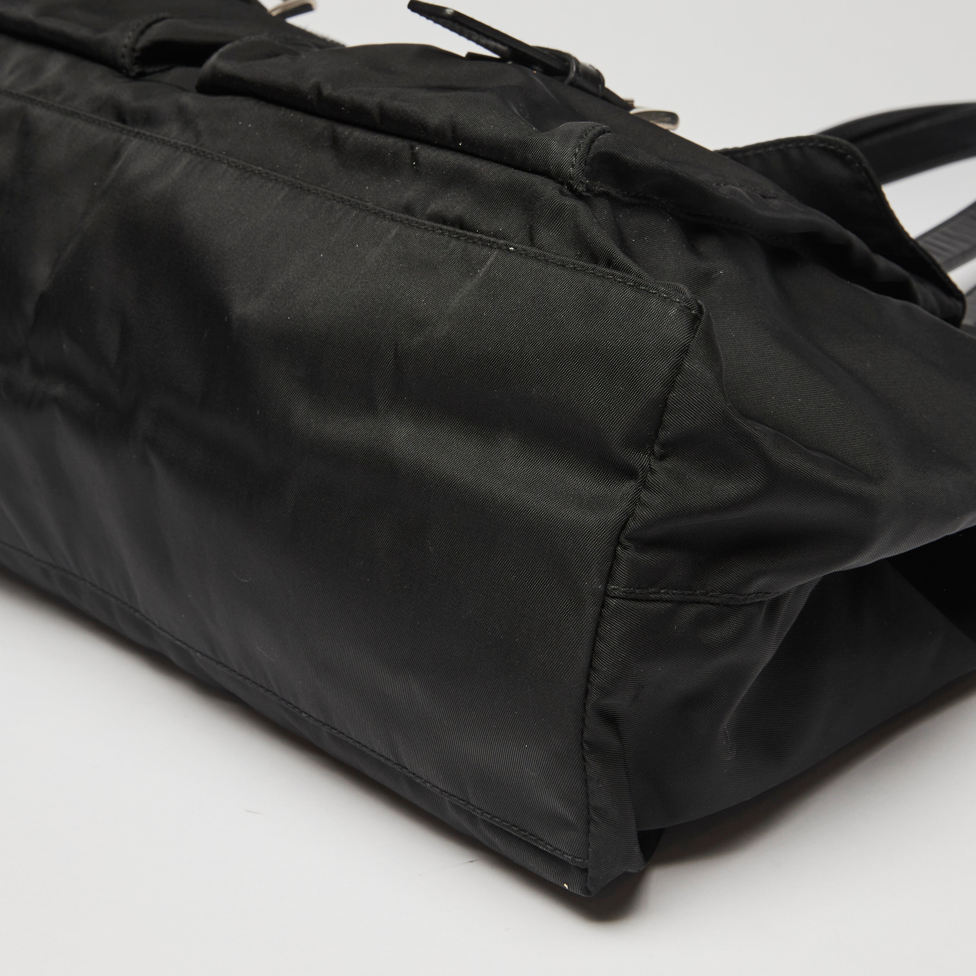 Prada Nylon Tote Bag Black Synthetic ref.180910 - Joli Closet